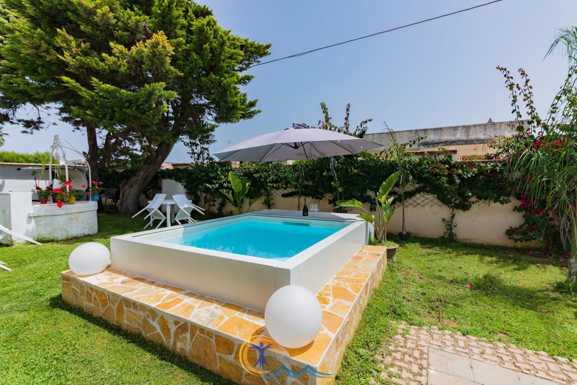 Villa Leonardo San Foca - Room, Pool & Restaurant Exterior photo