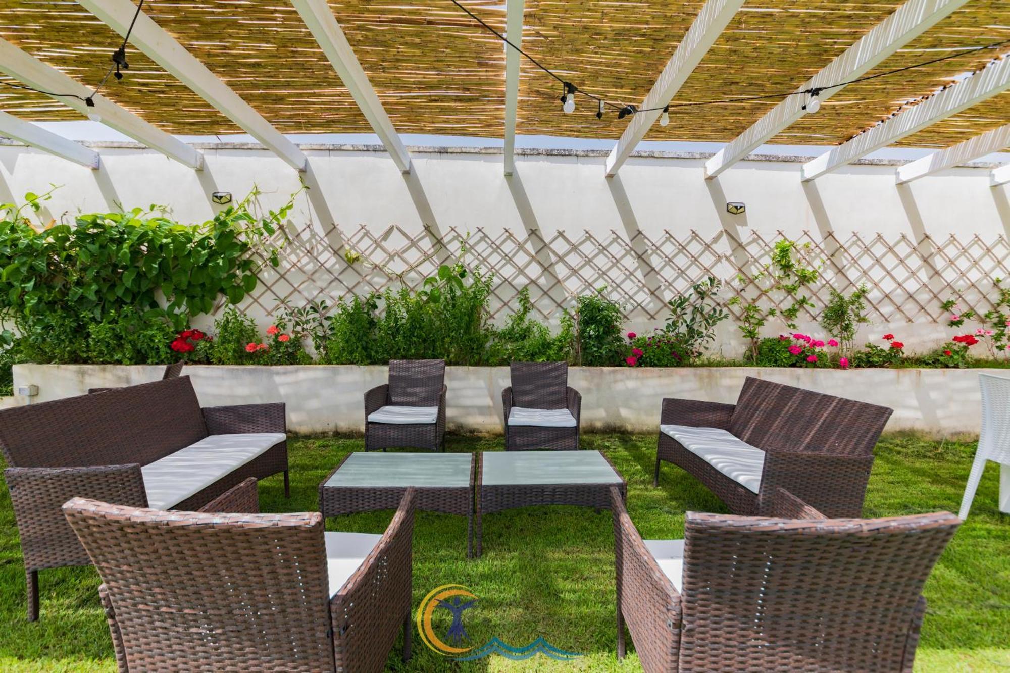 Villa Leonardo San Foca - Room, Pool & Restaurant Exterior photo